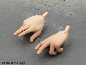 1/6 Scale Toy The Big Lebowski - Hand Set w/Cigarette - Picture 1 of 7