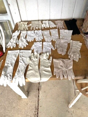 Guantes de vestir vintage años 50/60 para dama sin tallas l lote de 15 blancos beige crema usados en excelente estado Foto 1 de 4