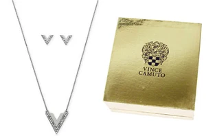 Juego de collar y pendientes VINCE CAMUTO tono plata pavé en V en CAJA DE REGALO NUEVO - Imagen 1 de 3