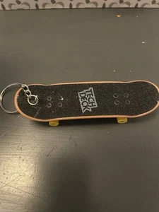 NEW VINTAGE “tech Deck Skateboard Key Chain - Picture 1 of 3