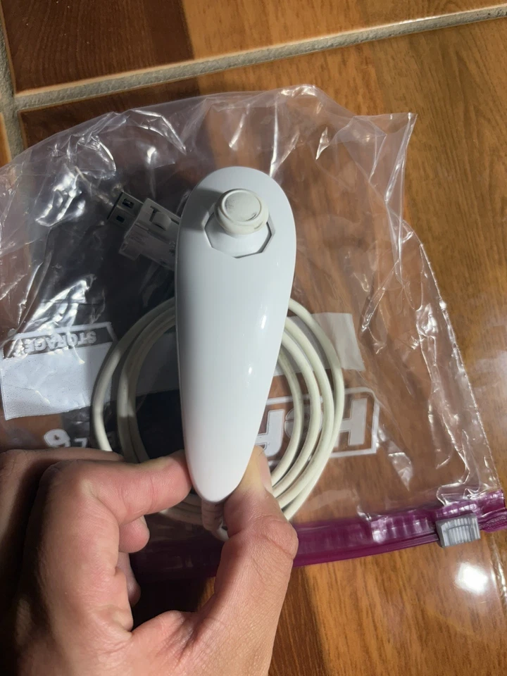 Nintendo Nunchuk Navigation Controllers/Nunchucks- white - Image 1 of 4