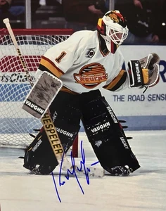 Kirk MCLEAN Signed 8x10 Photo! Vancouver Canucks GOALIE LEGEND! W/COA - Picture 1 of 3
