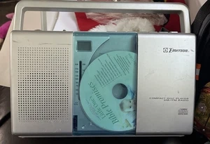 Reproductor de CD portátil Emerson PD5098 en funcionamiento sintonizador de radio AM/FM reproductor de CD con cable - Imagen 1 de 9