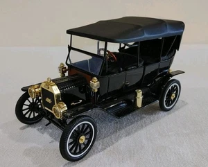 1:18 Black Ford Model T Touring • Eagle Collectibles by Universal Hobbies  - Picture 1 of 14