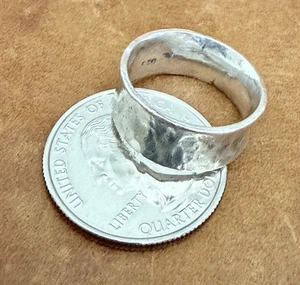 Vintage IL 925 Sterling Silber gehämmert Stil 7 mm breit Bandring Größe 6 - Bild 1 von 12