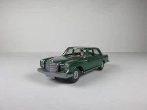 Wiking Modelle, Mercedes 200/8, hellpatinagrün, 2. Version, CS-Nr.: 384/2C - Bild 1 von 10