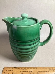 Antica caffettiera a botte in maiolica verde a coste - Foto 1 di 13