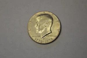 1776-1976-D KENNEDY BICENTENNIAL HALF DOLLAR 50 CENT UNCERTIFIED #3 - Picture 1 of 2