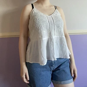 New Look White Floral Embroidery Strappy Flowy Cami Top 10 Uk Summer Holiday - Picture 1 of 5