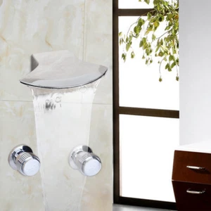 Grifo mezclador de cascada de latón cromado de 2 orificios para montaje en pared de baño de caño ancho - Imagen 1 de 6