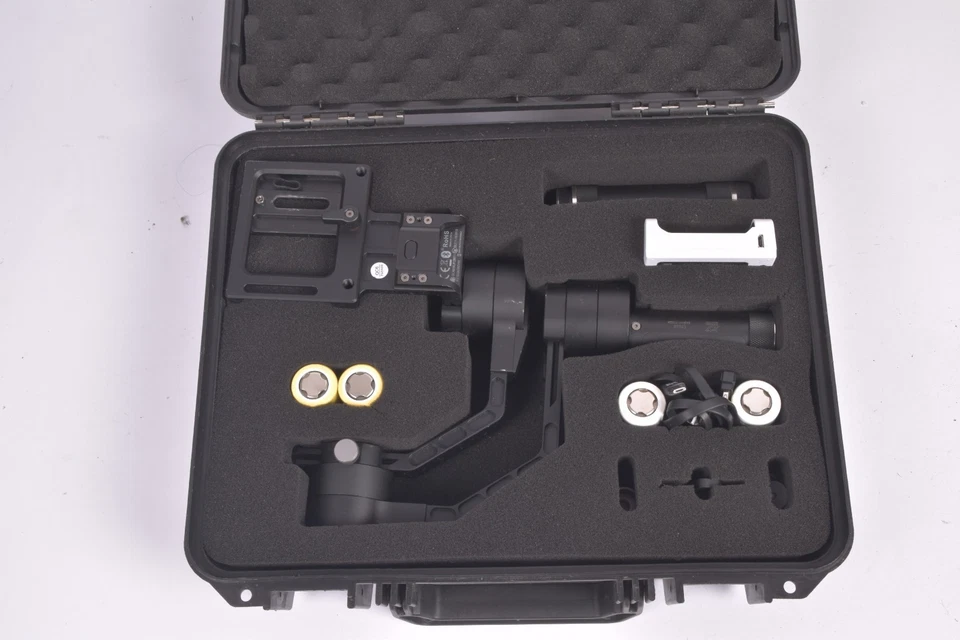 Zhiyun Crane 2 Gimbal for DSLR Camera – Professional Stabilizer with Case - Image 1 of 2