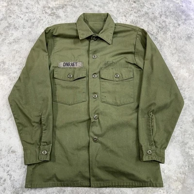 Camisa utilitária masculina vintage exército dos EUA verde oliva média OG-107 cetim militar anos 60 - Imagem 1 de 4