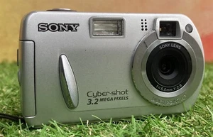 Genuine Sony CyberShot (DSC-P32) Gray 3.2MP Digital Camera. Camera Only (D50) - Picture 1 of 8