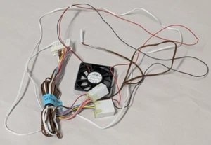 EAD64167806 - OEM LG VENTILADOR REFRIGERADOR Y ARNÉS DE CABLES CONJUNTO - CAJA ABIERTA NUEVA - Imagen 1 de 6