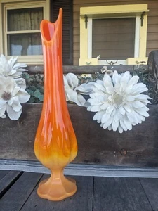 Vintage L.E. Smith 17 3/8" Bittersweet Orange Swung Glass Vase w/ 6 Pedal Base - Picture 1 of 10