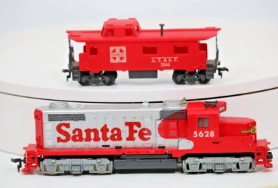 TYCO HO SCALE SANTA FE Railroad Engine 5628 & ATSF RED CABOOSE 7240 1:87 - Image 1 of 4