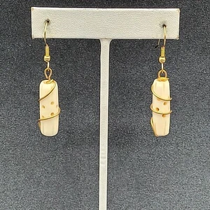 Pierced Earrings Gold tone Wire Wrap White Acrylic Bead Dangle 1.25" - Picture 1 of 12