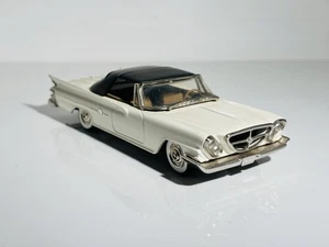 Chrysler 300 G 1961 convertible modelos M.A.E escala 1/43 #103 - blanco/negro en caja - Imagen 1 de 10