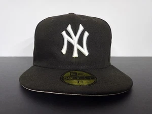 New York Yankees Hat Cap Fitted Mens 7 3/8 Black MLB Baseball New Era 59FIFTY - Picture 1 of 11