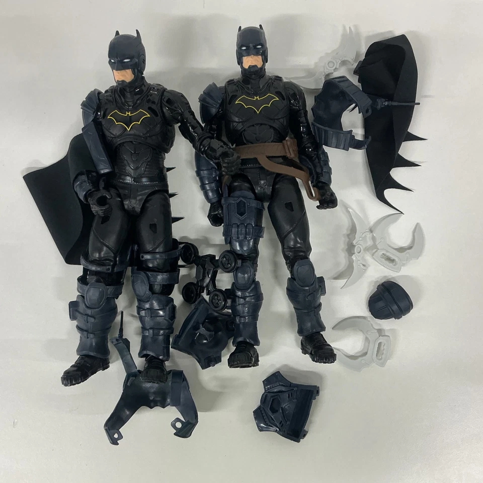 2x DC Comics Batman Action Figures w/ Accessories (90) #400 - Image 1 of 4