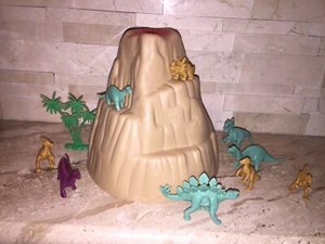 DINOSAUR CAKE TOPPER 9 FIGURE SET WITH MOUNTAIN & TREE - Picture 1 of 4
