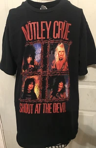 Mötley Crüe Black T-Shirt Shout At The Devil Large NEW Motley Crue - Picture 1 of 2