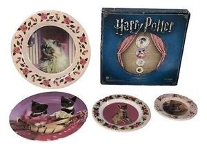 Juego de Platos Coleccionables Harry Potter Profesor Umbridge Gato Platos Caja de Botín - Imagen 1 de 18