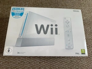 BEL ÉTAT CONSOLE DE JEUX NINTENDO WII BLANCHE COMPLÈTE AVEC MANUELS JEU Wii PAL - Imagen 1 de 11