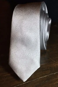 FILIPPA K Men’s Skinny Tie Silver 2” Wide x 60” Long 100% Silk Italy Excl’t Cond - Picture 1 of 7