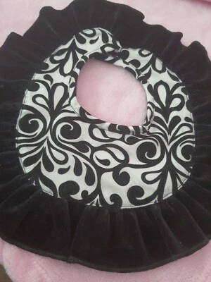 Mud Pie Talla 0-6 Meses Negro Blanco Floral Negro Volantes Suave Babero Nuevo Sin Etiquetas Foto 1 de 4