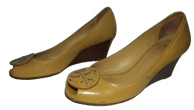 Tory Burch Sally Wedge Pumps Womens 8M Patent Leather Peeptoe Shoes Yellow Logo - Image 1 of 4
