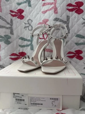 Alexander McQueen белый шип каблук размер 41 новый с коробкой предполагаемый розничной (950) - Изображение 1 из 4