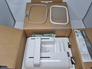 Brother ES-1 Stickmaschine Nähmaschinenarmaufsatz und Stickrahmen - Bild 1 von 9