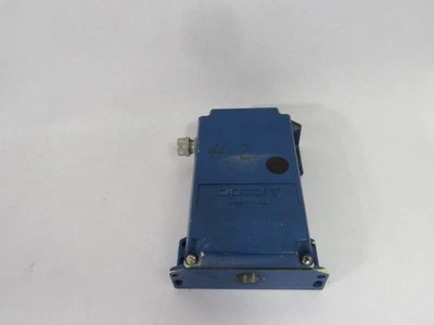 Eaton 8171B-6501 70 Series Photoelectric Sensor 90-132VAC 13VA 50/60Hz. USED - Image 1 of 3