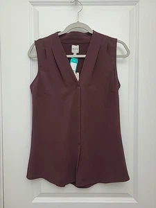 Nic + Zoe Women's Top Blouse Sz S Sleeveless V-Neck Winterberry Slit Front Hem - Picture 1 of 12