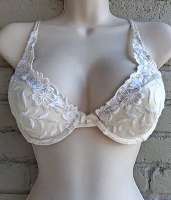 Wonderbra 7515 36A Ivory Extravagance Embroidered Convertible Halter - Image 1 of 4