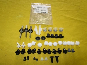 EIN KIT HECKKLAPPENKLAMMER CITROEN BERLINGO MARKE REST'AGRAF 505101 - Bild 1 von 2