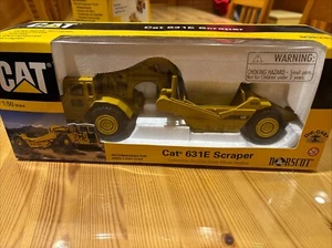NIB Norscot 1:50 Cat 631E Scraper 55699 Die-Cast - Picture 1 of 3