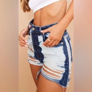 PrettyLittleThing Mid Blue Wash Extreme Distressed Denim Hot Pants, Size US 4 - Picture 1 of 6
