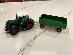 2965 716 Favorit Vario 1:32 Tractor Siku Fendt SIKU FENDT Farm Green Tractor. - Picture 1 of 3