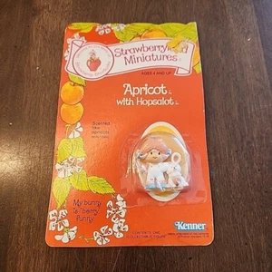 Strawberry Shortcake Strawberryland Miniatures Apricot 1982 Vintage Figure Land - Picture 1 of 5