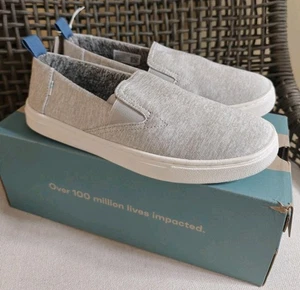 NEW IN BOX TOMS Luca Slip On Boys Grey Size 6 Youth Sneakers Casual Shoes - Picture 1 of 8