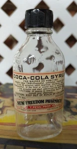 "Antigua botella de medicina de jarabe de Coca-Cola 4-1/2"" nueva farmacia Freedom PA"  - Imagen 1 de 4
