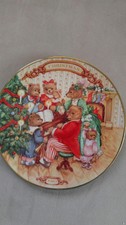 1989 Avon Plate "Together for Christmas" 22K Gold Trim