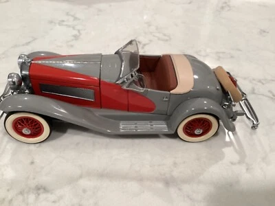 Danbury Mint 1:24 1935 Duesenberg SSJ - Image 1 of 4