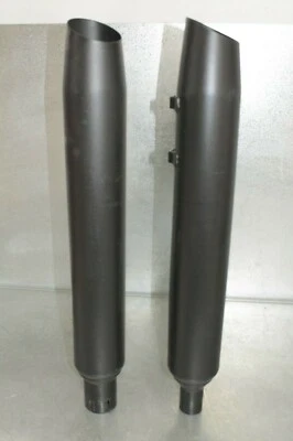 Bonitos silenciadores de escape Harley Davidson Ultra Street Glide Touring 2017 en adelante negros Foto 1 de 4