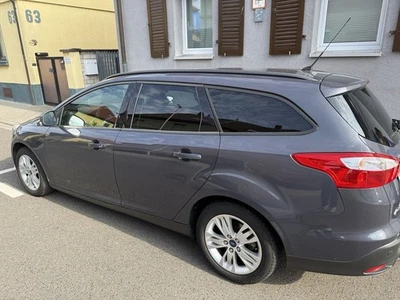 Ford Focus Raumwunder 1.6 Benziner Klima Top Zustand - Bild 1 von 4