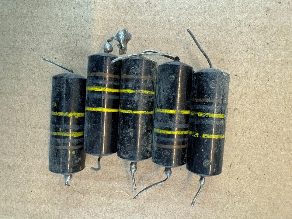 Lote de 5 condensadores vintage Sprague Bumble Bee .1 uf 400v 20% tono aceite PIO Foto 1 de 1