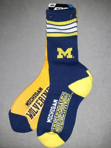 🏉Michigan Wolverines NCAA For Bare Feet Size Medium 4 Stripe Socks 2 Pack🏀 Cover