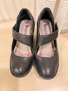Mary Jane schwarze Lederschuhe Bionica Keilabsatz Damengröße 6,5 M Absatz bequem zu Fuß - Bild 1 von 7